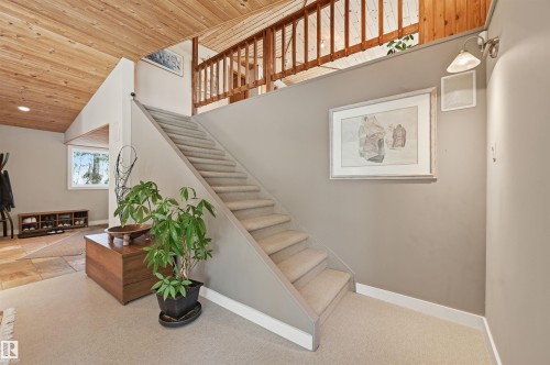 15625 Whitemud Road, Edmonton, AB - Indoor Photo Showing Living Room