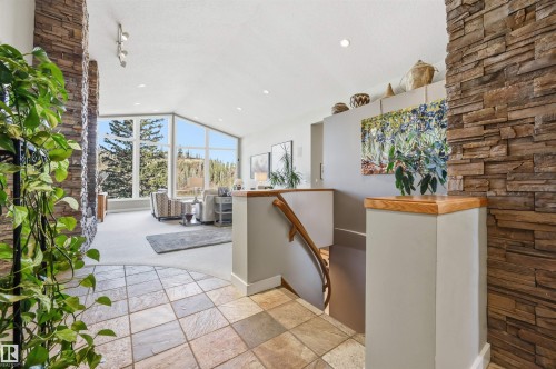 15625 Whitemud Road, Edmonton, AB - Indoor Photo Showing Living Room