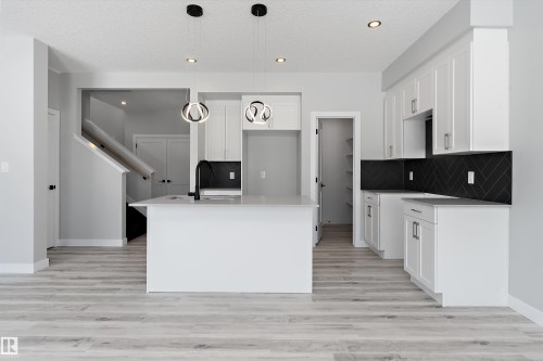 36 Maple Crescent, Gibbons, AB - Indoor Photo Showing Kitchen