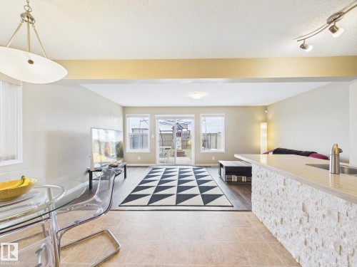 9073 Scott Crescent, Edmonton, AB - Indoor