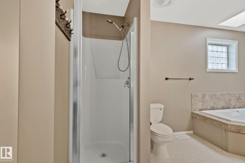 15117 Miller Boulevard, Edmonton, AB - Indoor Photo Showing Bathroom