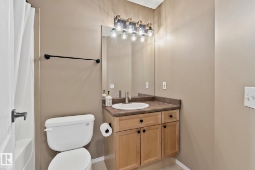 15117 Miller Boulevard, Edmonton, AB - Indoor Photo Showing Bathroom