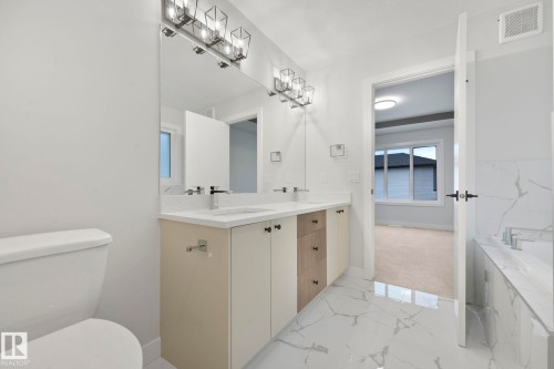 14 Dalquist Bay, Leduc, AB - Indoor Photo Showing Bathroom