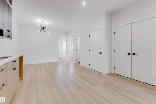 22932 80 Avenue, Edmonton, AB - Indoor