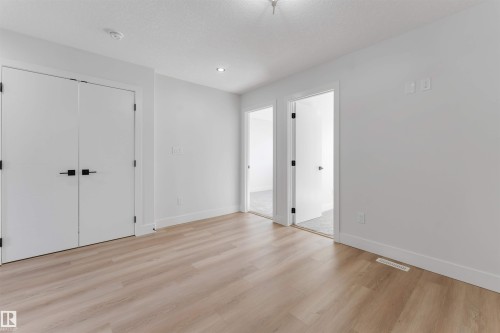 22932 80 Avenue, Edmonton, AB - Indoor Photo Showing Other Room