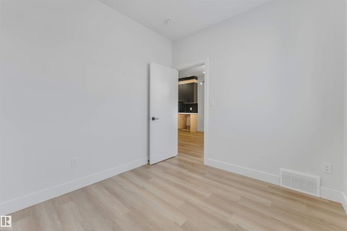 22932 80 Avenue, Edmonton, AB - Indoor Photo Showing Other Room
