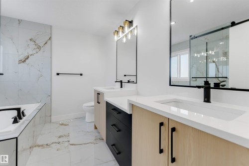 22932 80 Avenue, Edmonton, AB - Indoor Photo Showing Bathroom