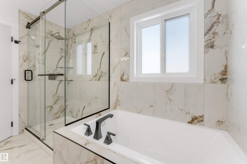 22932 80 Avenue, Edmonton, AB - Indoor Photo Showing Bathroom