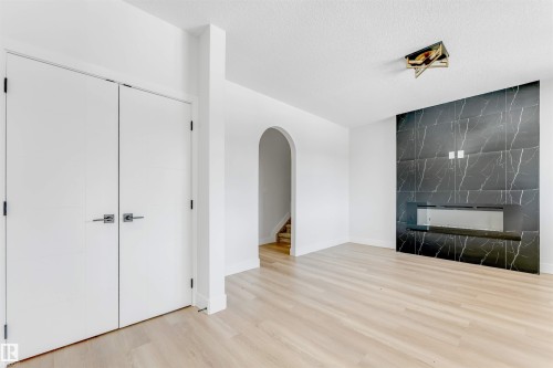 22932 80 Avenue, Edmonton, AB - Indoor Photo Showing Other Room