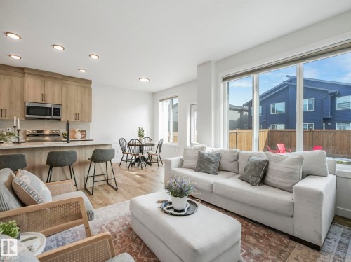 201 Starling, Fort Saskatchewan, AB - Indoor Photo Showing Living Room