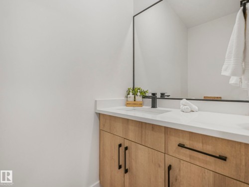 201 Starling, Fort Saskatchewan, AB - Indoor Photo Showing Bathroom