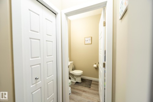 4 3710 Allan Drive, Edmonton, AB - Indoor Photo Showing Bathroom