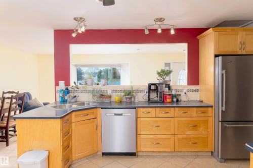 4706 54 Avenue, Barrhead, AB - Indoor Photo Showing Kitchen With Double Sink