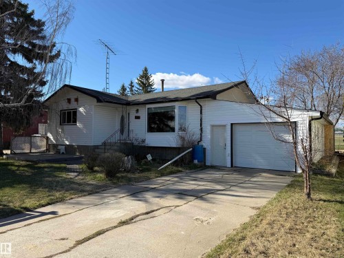 4706 54 Avenue  Barrhead, AB T7N 1K9
