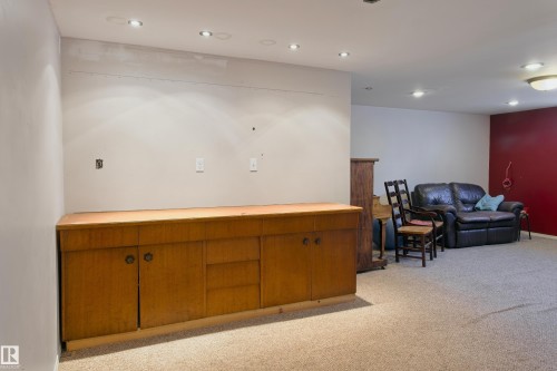 4706 54 Avenue, Barrhead, AB - Indoor