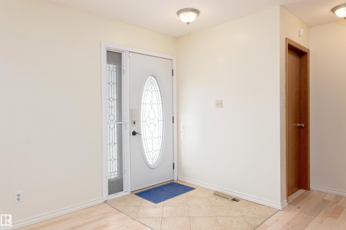 4706 54 Avenue, Barrhead, AB - Indoor Photo Showing Other Room