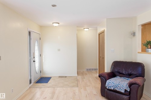 4706 54 Avenue, Barrhead, AB - Indoor