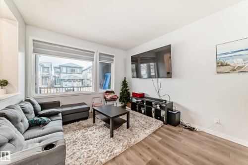 9912 226 Street, Edmonton, AB - Indoor Photo Showing Living Room