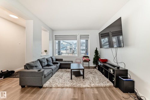 9912 226 Street, Edmonton, AB - Indoor Photo Showing Living Room