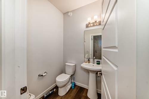 9912 226 Street, Edmonton, AB - Indoor Photo Showing Bathroom