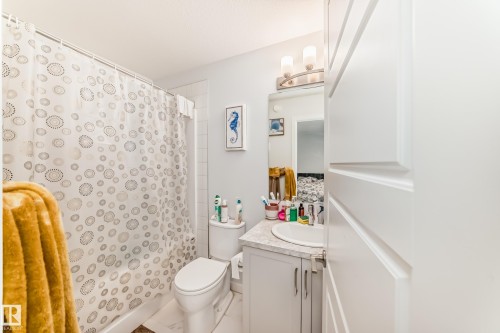 9912 226 Street, Edmonton, AB - Indoor Photo Showing Bathroom