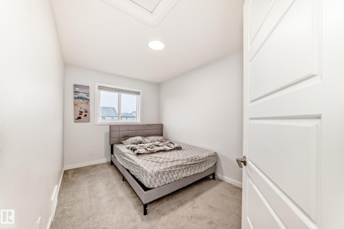 9912 226 Street, Edmonton, AB - Indoor Photo Showing Bedroom