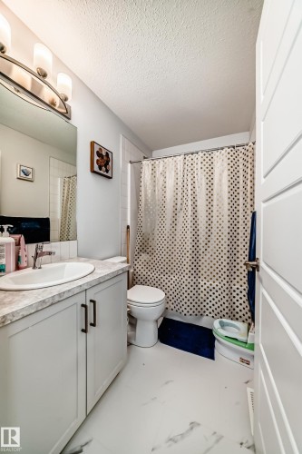 9912 226 Street, Edmonton, AB - Indoor Photo Showing Bathroom