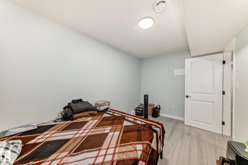 9912 226 Street, Edmonton, AB - Indoor Photo Showing Bedroom