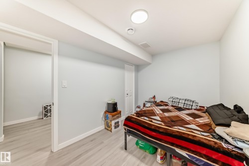 9912 226 Street, Edmonton, AB - Indoor Photo Showing Bedroom