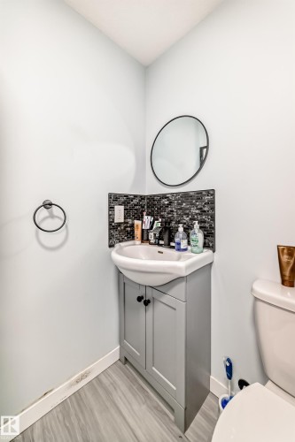 9912 226 Street, Edmonton, AB - Indoor Photo Showing Bathroom