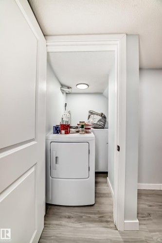 9912 226 Street, Edmonton, AB - Indoor Photo Showing Laundry Room