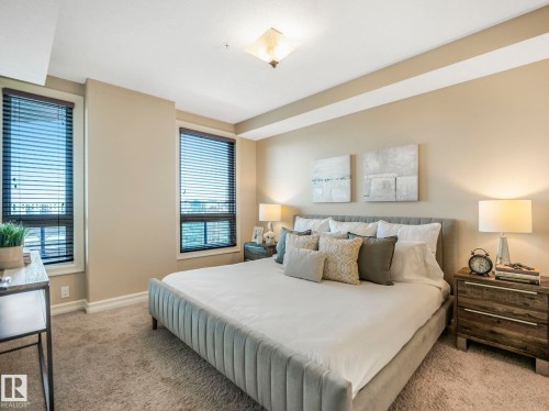 511 10142 111 Street, Edmonton, AB - Indoor Photo Showing Bedroom