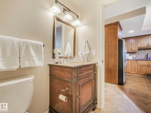 511 10142 111 Street, Edmonton, AB - Indoor Photo Showing Bathroom