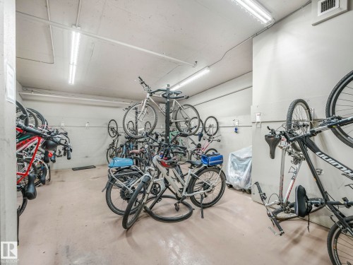 511 10142 111 Street, Edmonton, AB - Indoor Photo Showing Garage