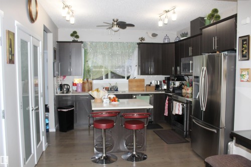 405 Orchards Boulevard, Edmonton, AB - Indoor Photo Showing Kitchen With Stainless Steel Kitchen With Upgraded Kitchen