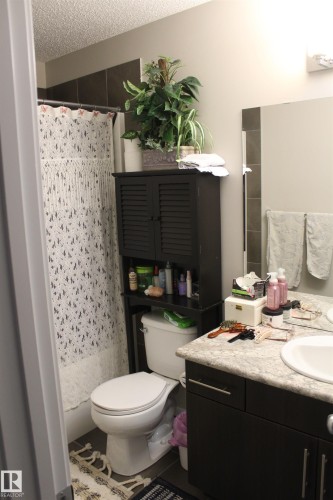 405 Orchards Boulevard, Edmonton, AB - Indoor Photo Showing Bathroom
