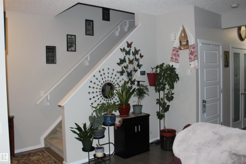 405 Orchards Boulevard, Edmonton, AB - Indoor