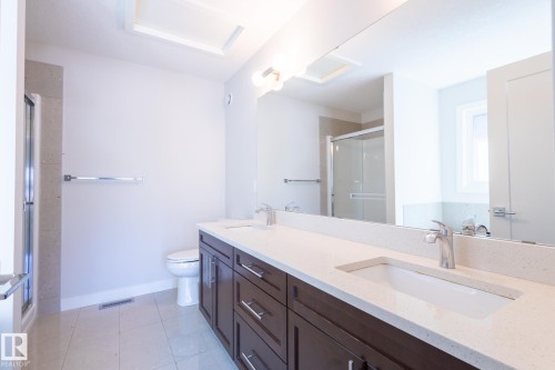 12212 124 Street, Edmonton, AB - Indoor Photo Showing Bathroom