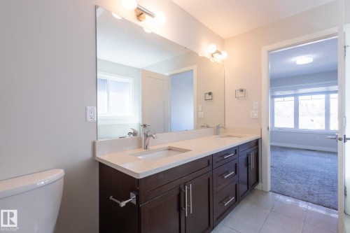 12212 124 Street, Edmonton, AB - Indoor Photo Showing Bathroom