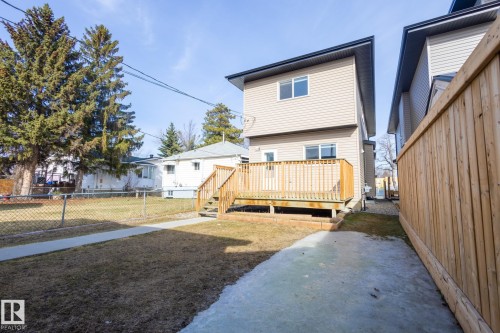 12212 124 Street, Edmonton, AB - Outdoor