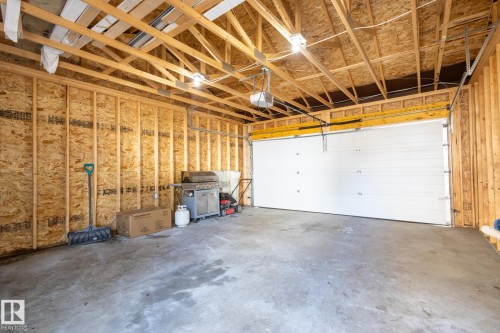 12212 124 Street, Edmonton, AB - Indoor Photo Showing Garage