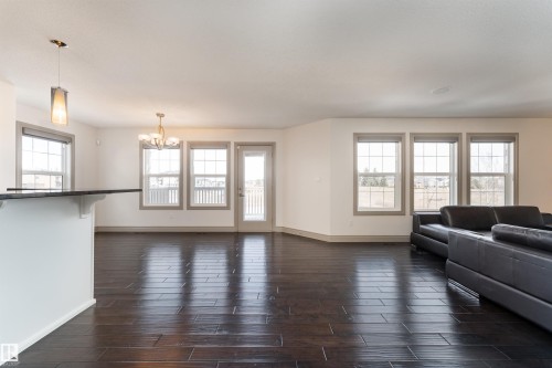 5414 Bonaventure Avenue, Edmonton, AB - Indoor Photo Showing Living Room