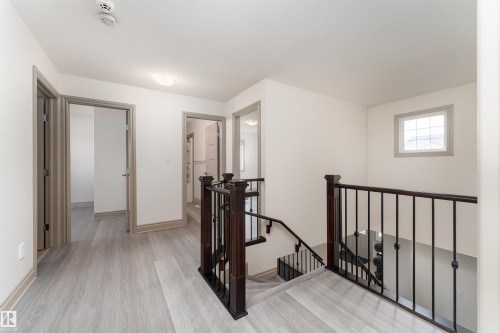 5414 Bonaventure Avenue, Edmonton, AB - Indoor Photo Showing Other Room