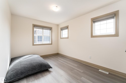 5414 Bonaventure Avenue, Edmonton, AB - Indoor Photo Showing Bedroom