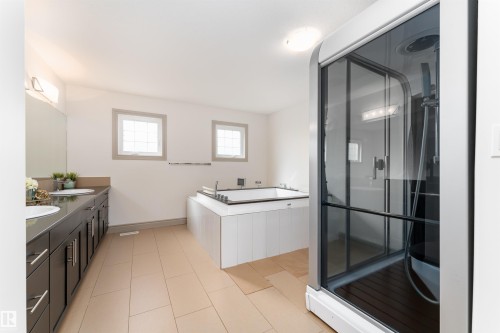 5414 Bonaventure Avenue, Edmonton, AB - Indoor Photo Showing Bathroom