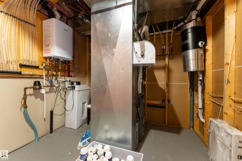 5414 Bonaventure Avenue, Edmonton, AB - Indoor Photo Showing Basement