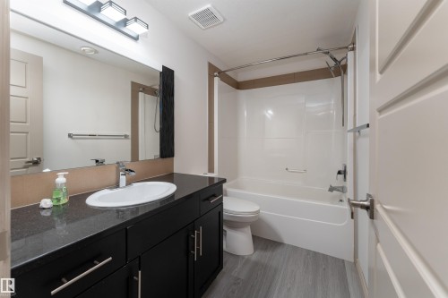 5414 Bonaventure Avenue, Edmonton, AB - Indoor Photo Showing Bathroom