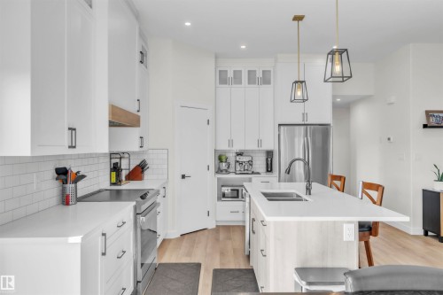 304 Fundy Way, Cold Lake, AB - Indoor Photo Showing Kitchen With Double Sink With Upgraded Kitchen