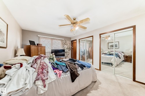 Image quality insufficient for description - 208 Willow Crescent, Wetaskiwin, AB - Indoor Photo Showing Bedroom