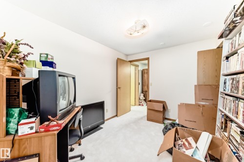 Neutral wall paint with carpet flooring - 208 Willow Crescent, Wetaskiwin, AB - Indoor